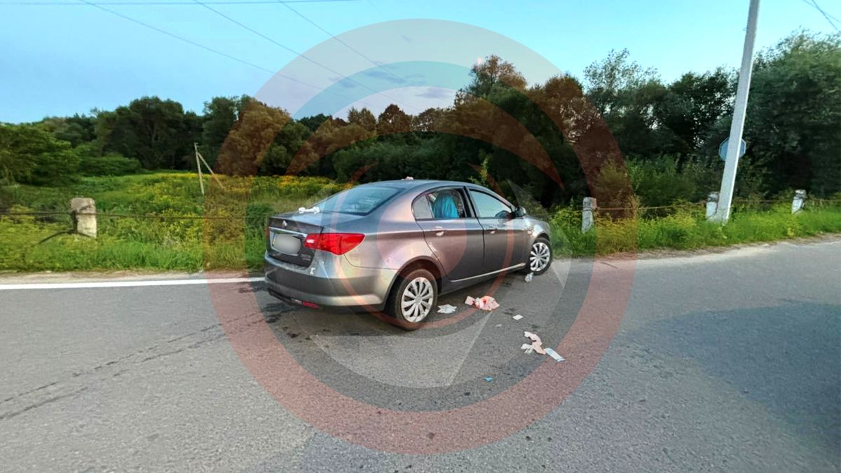 На горезвісному перехресті під Коломиєю зіткнулися три автівки 2