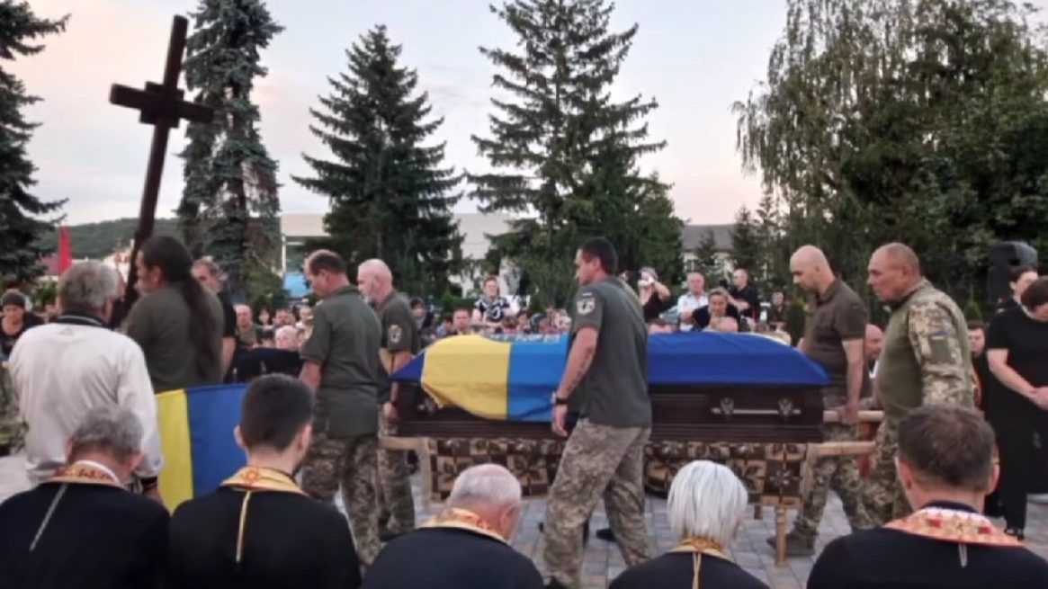 На вічний спочинок до Гвіздецької громади повернувся воїн Дмитро Григорів
