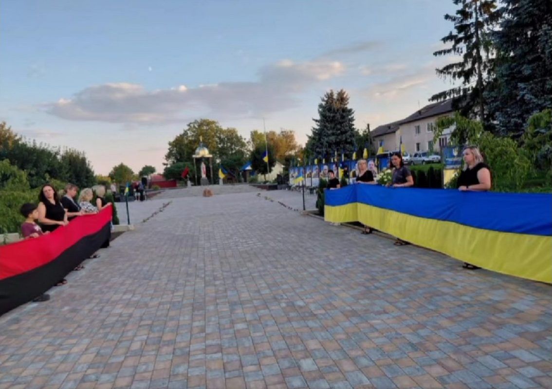 На вічний спочинок до Гвіздецької громади повернувся воїн Дмитро Григорів 5