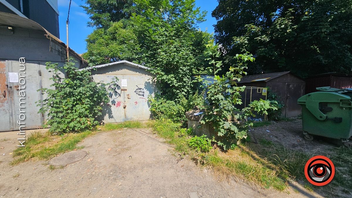 Муніципальна інспекція взялась за гаражі в центрі Коломиї