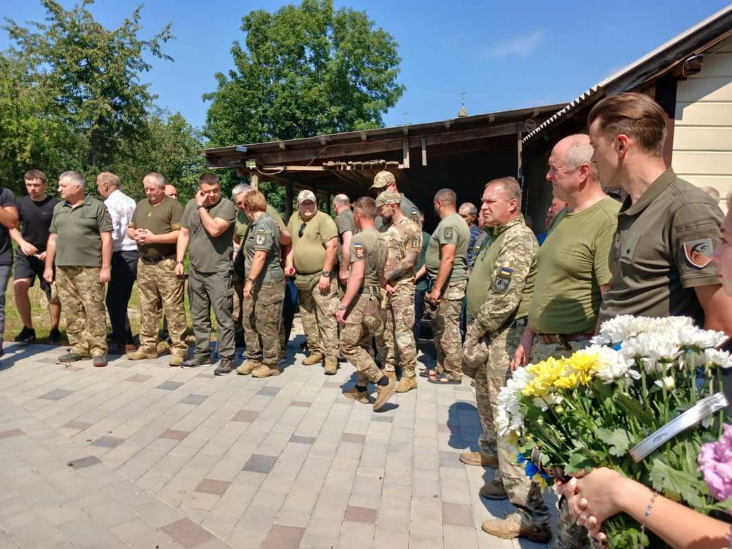 У Старому Гвіздці попрощалися із Героєм Дмитром Григорівим 2
