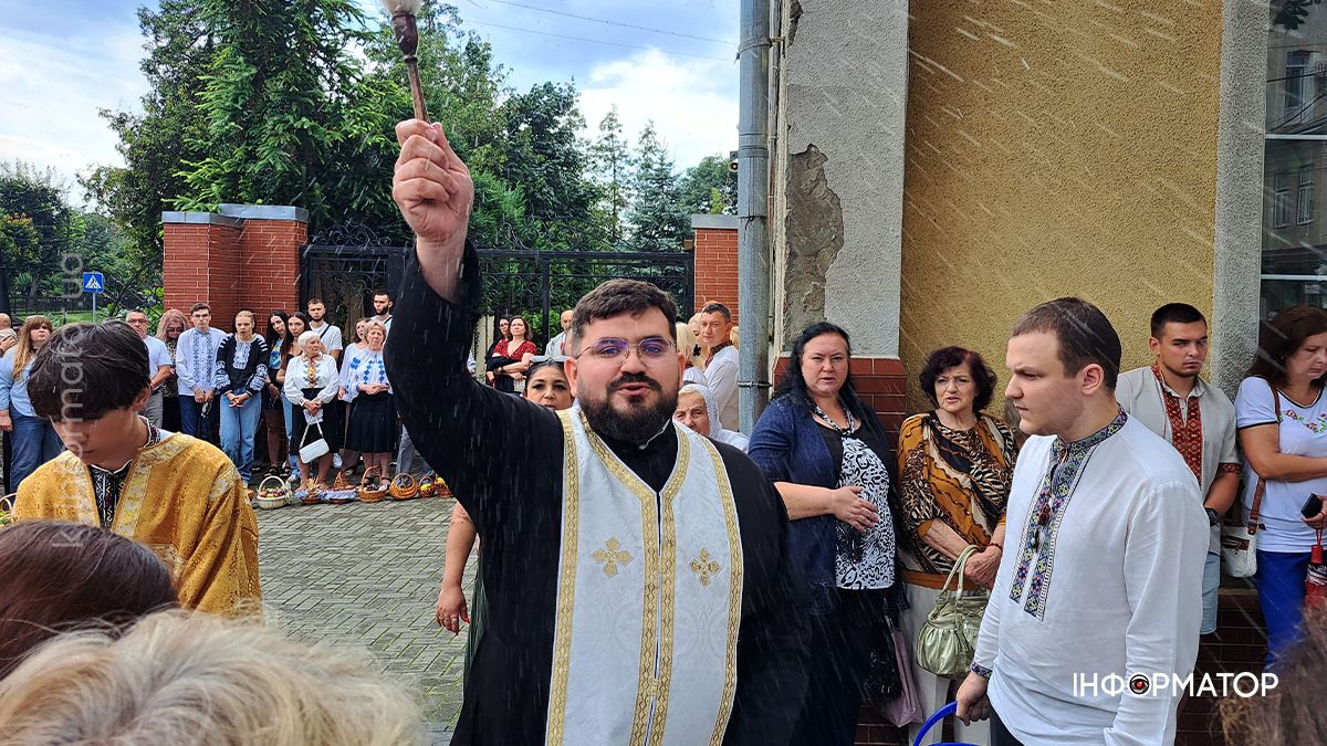 Яблучний Спас у Коломиї: як містяни освячували кошики з фруктами 2