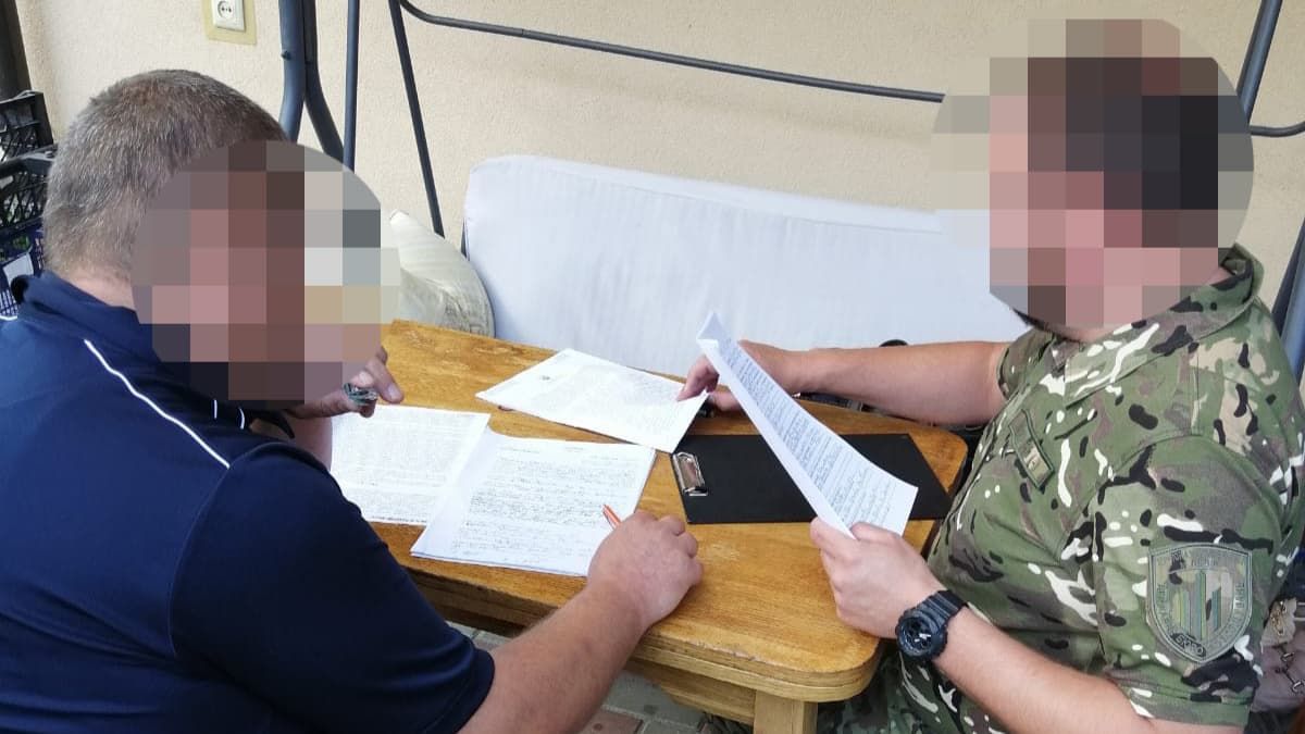 На Прикарпатті підозрюють правоохоронця у махінаціях із закупівлею спецавтомобіля