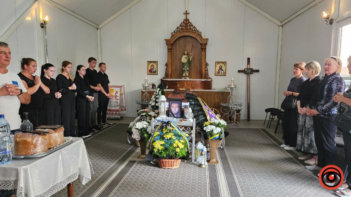 До Коломиї назавжди повернувся воїн Роман Палюх 1