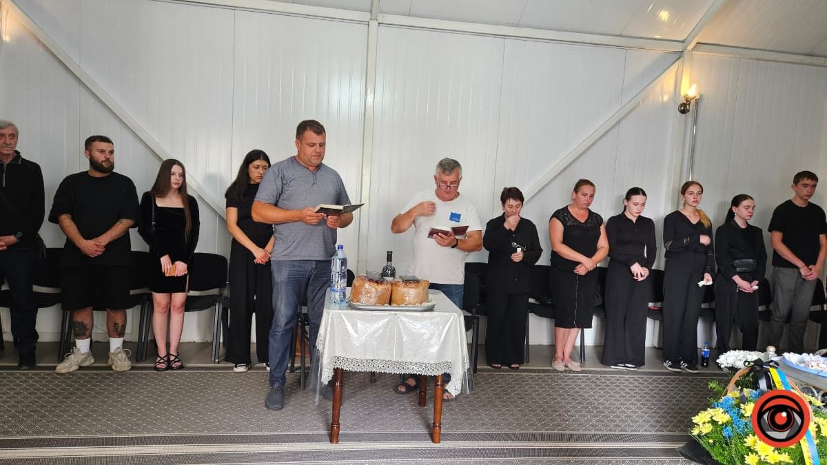 До Коломиї назавжди повернувся воїн Роман Палюх 4