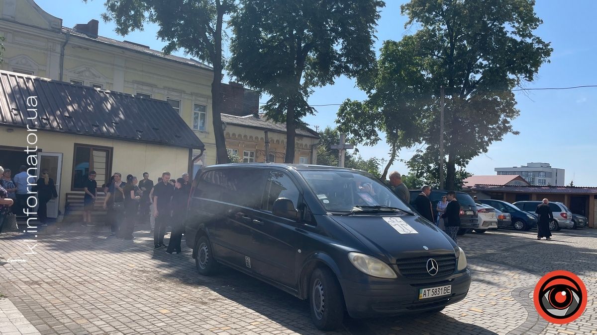 У Коломиї попрощалися із захисником Романом Палюхом 7