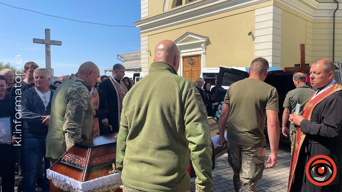 У Коломиї попрощалися із захисником Романом Палюхом 3