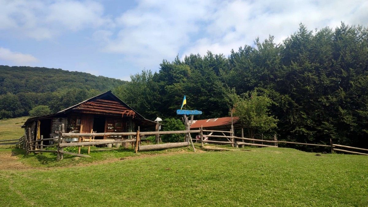 Біля Шешорів провели благоустрій на популярних туристичних маршрутах