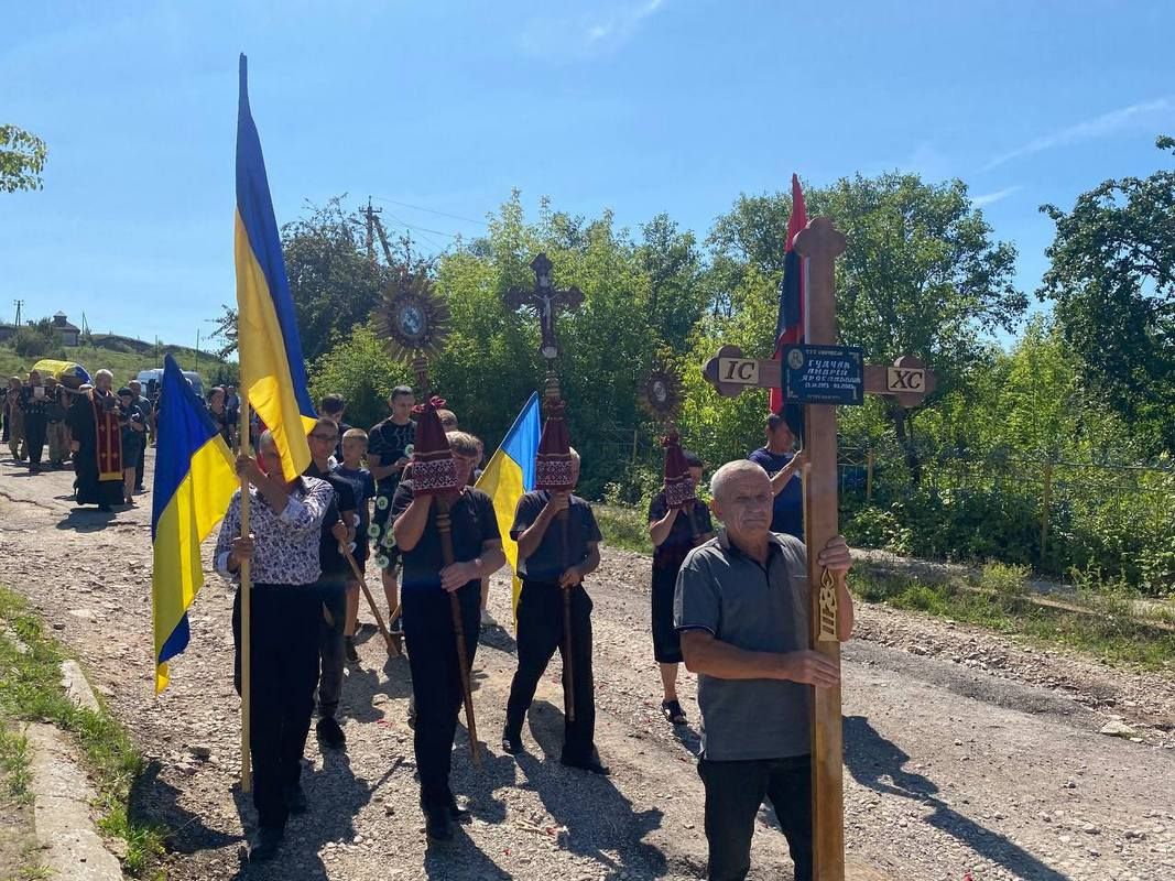 На Городенківщині провели в останню путь військового Андрія Гудчака 10