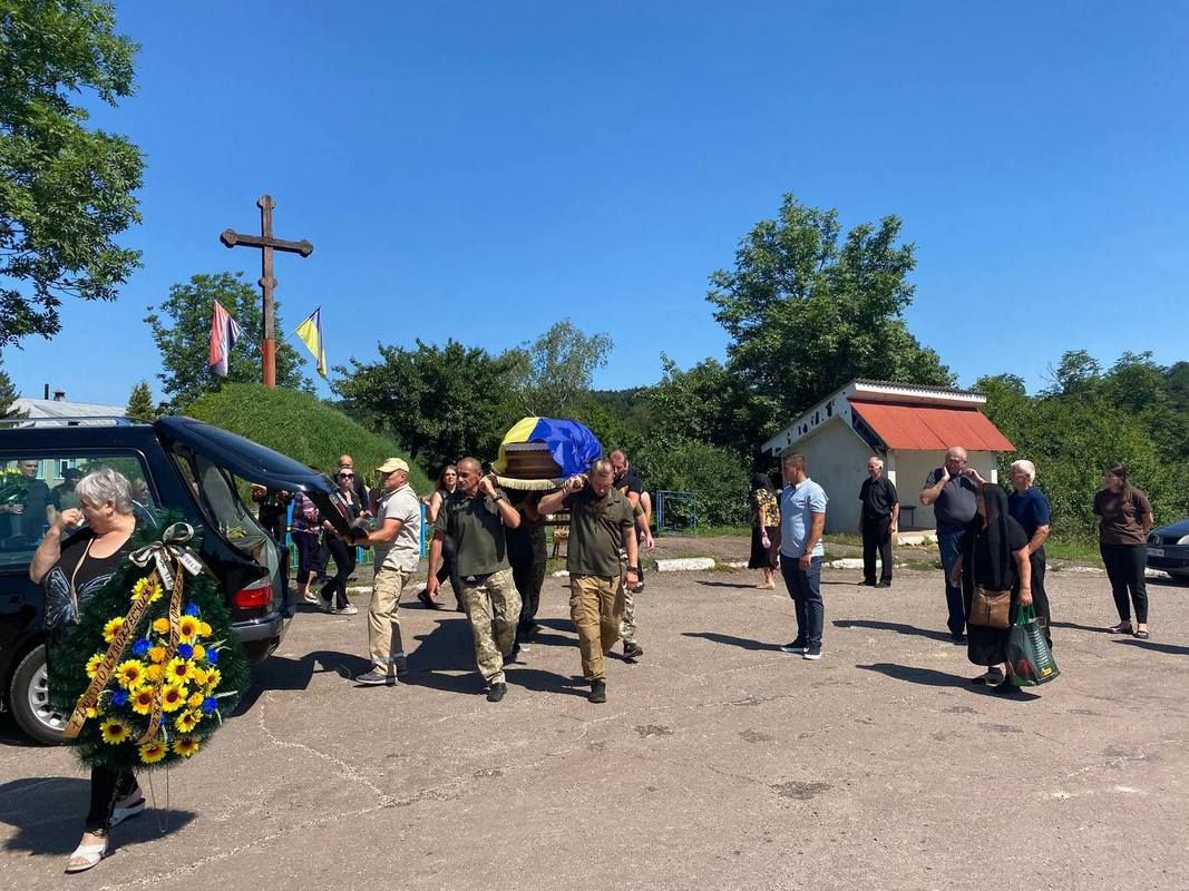 На Городенківщині провели в останню путь військового Андрія Гудчака 8