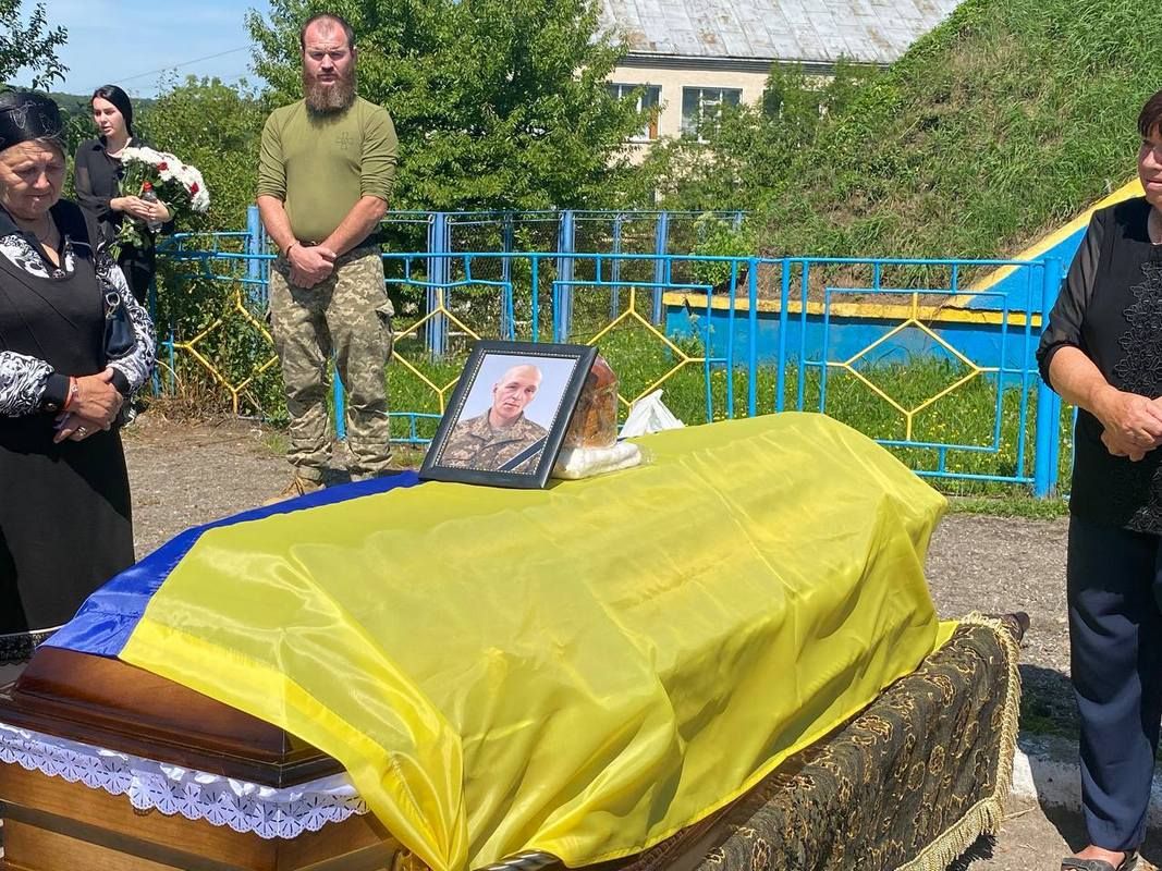 На Городенківщині провели в останню путь військового Андрія Гудчака 5