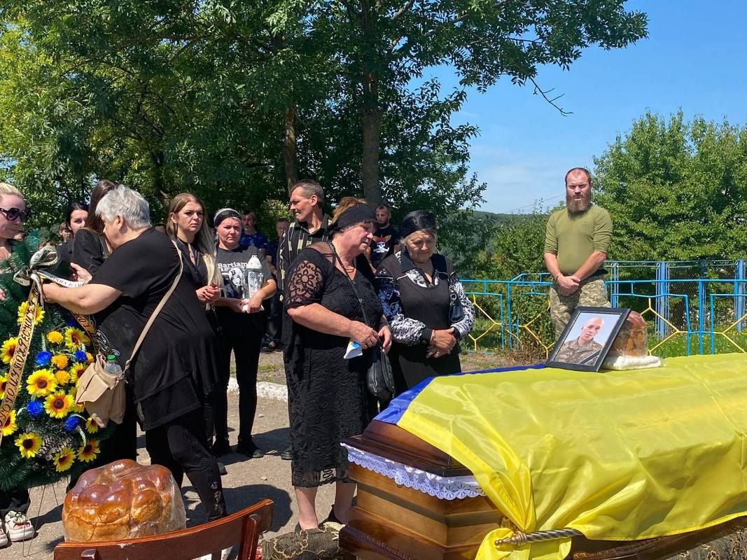 На Городенківщині провели в останню путь військового Андрія Гудчака 4