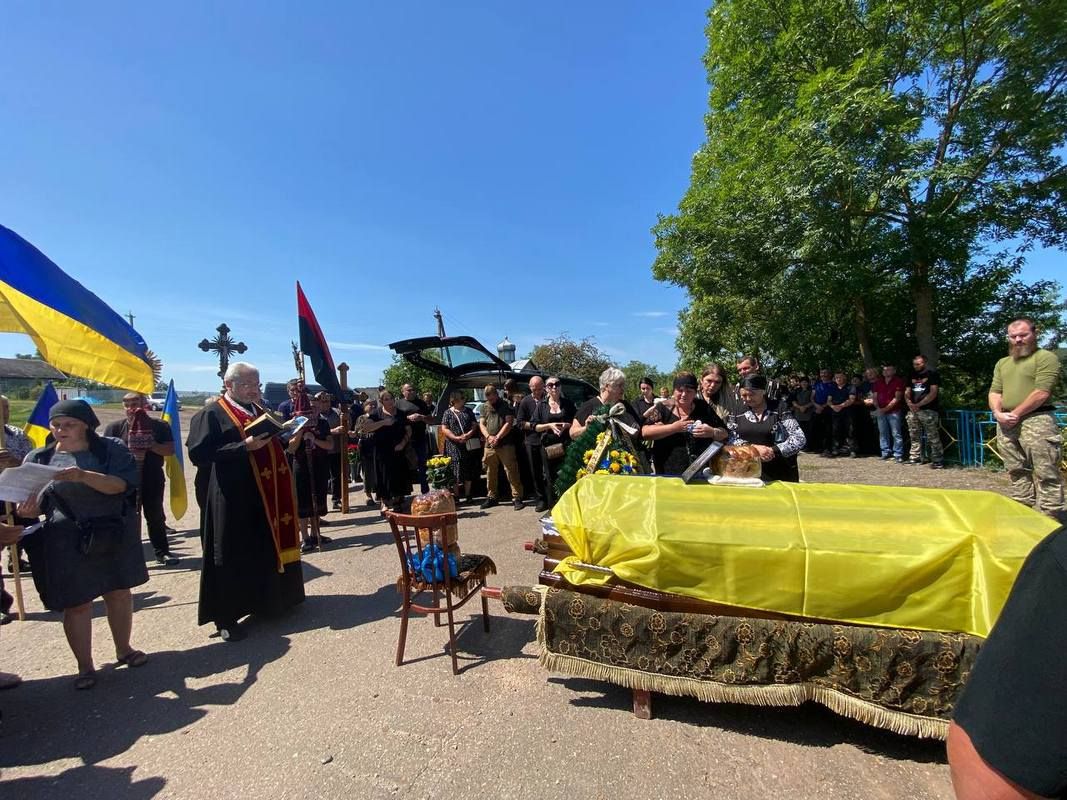 На Городенківщині провели в останню путь військового Андрія Гудчака 3