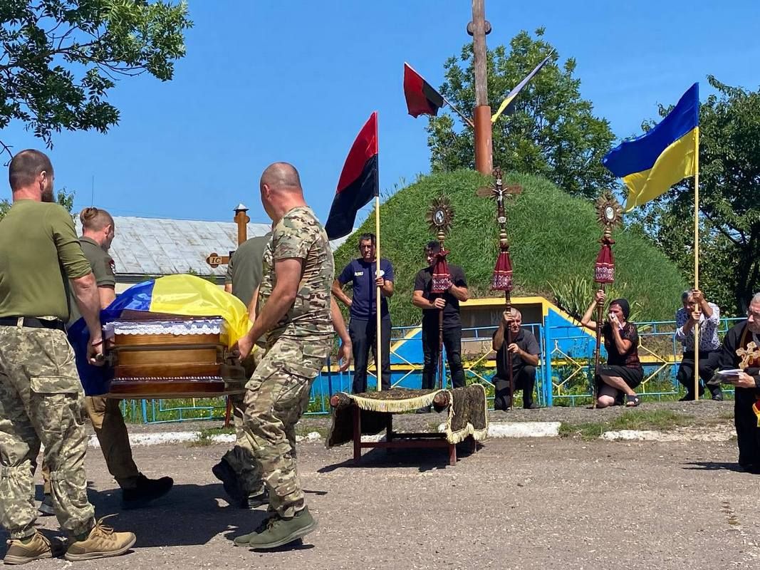 На Городенківщині провели в останню путь військового Андрія Гудчака 2