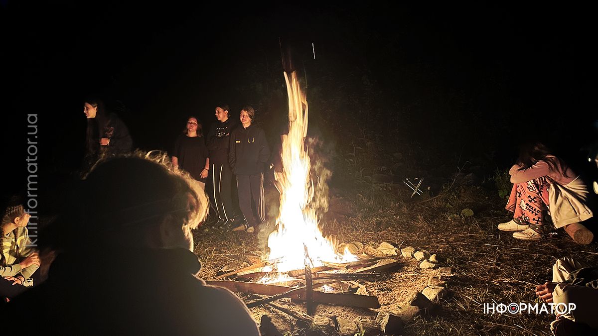 Серед гір, без звʼязку та Інтернету: фоторепортаж з табору коломийських пластунів 9