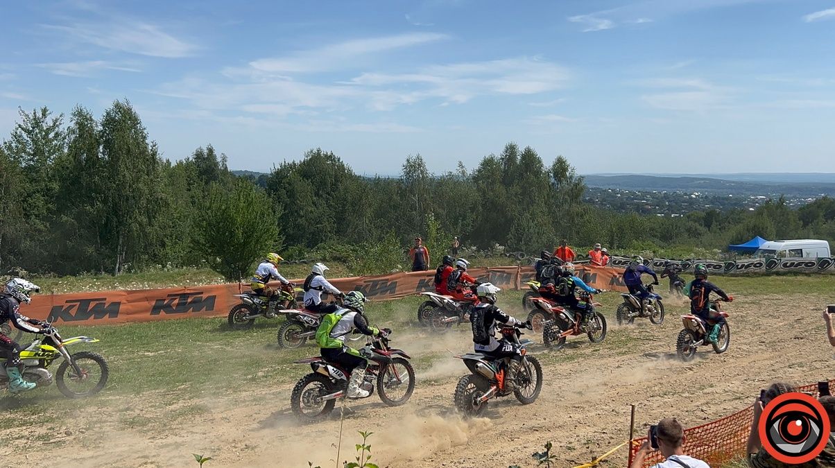 На Косівщині відбувся IV етап Чемпіонату України з Кантрі-Кросу, де зібрали кошти "Едельвейсам" 4