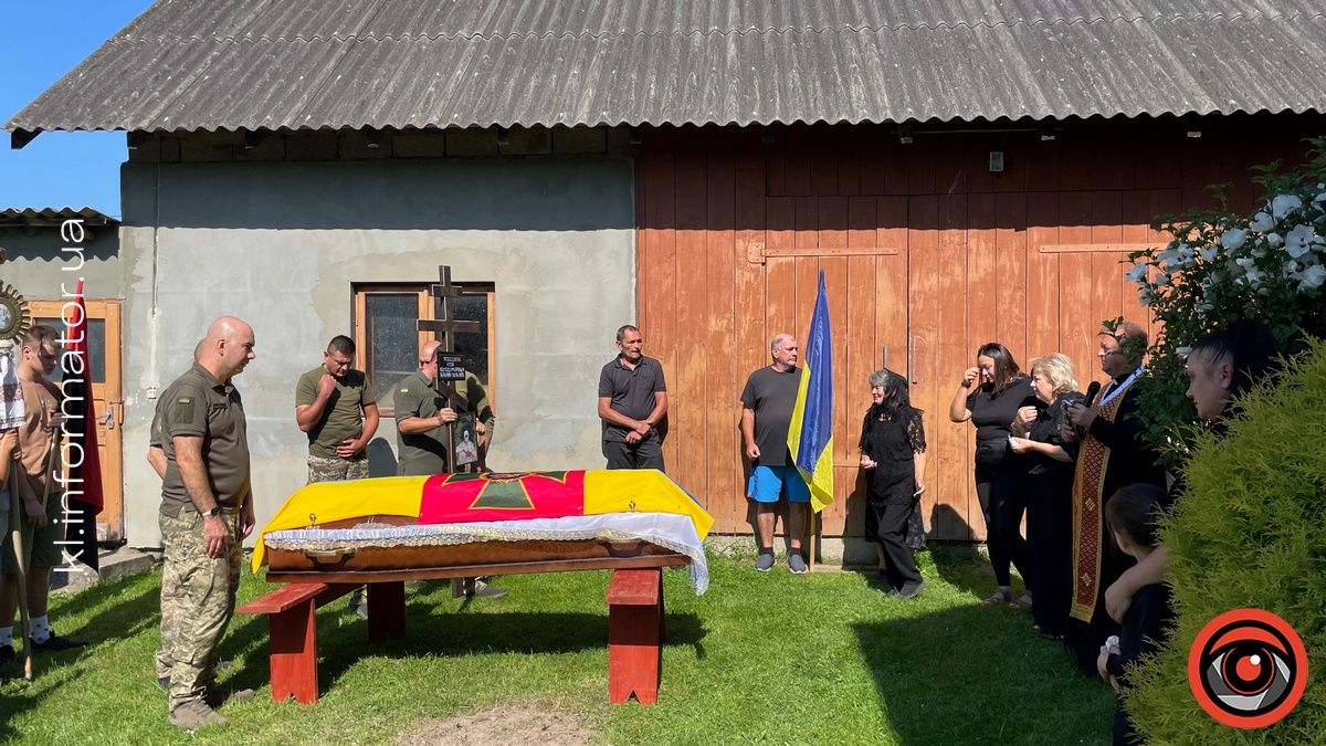 Полеглий захисник Ігор Ребеджук повернувся до рідного села на Коломийщині 12