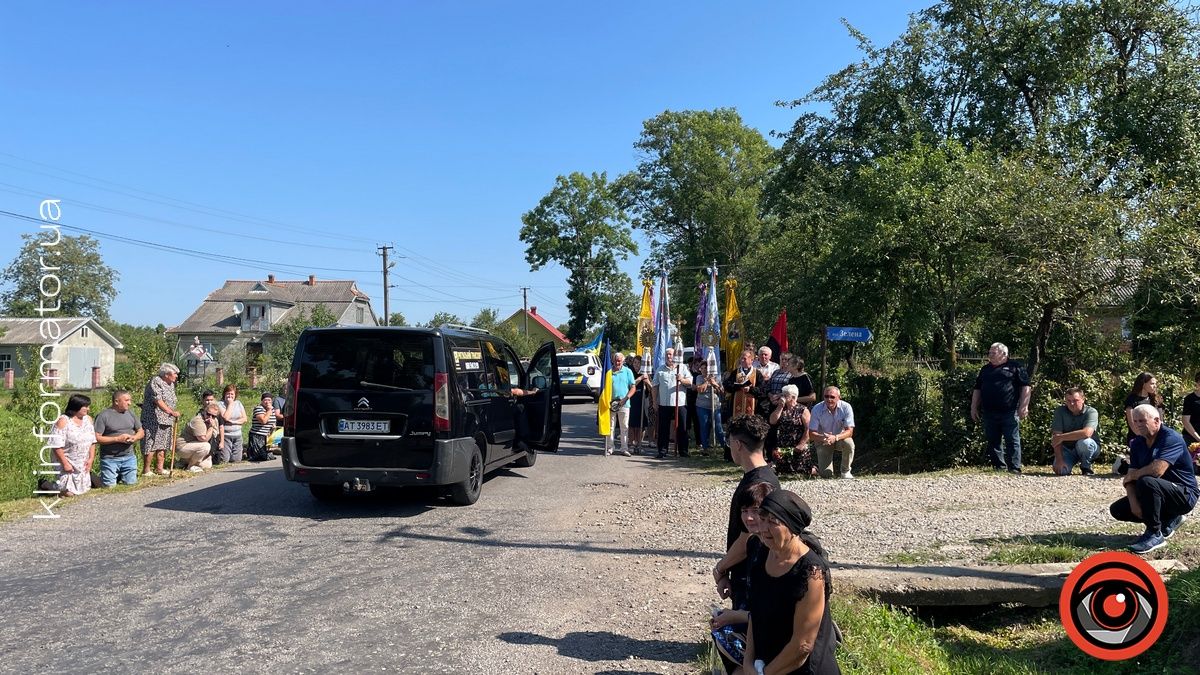 Полеглий захисник Ігор Ребеджук повернувся до рідного села на Коломийщині 4