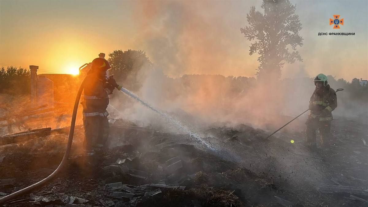 Масштабно палала птахофабрика на Прикарпатті