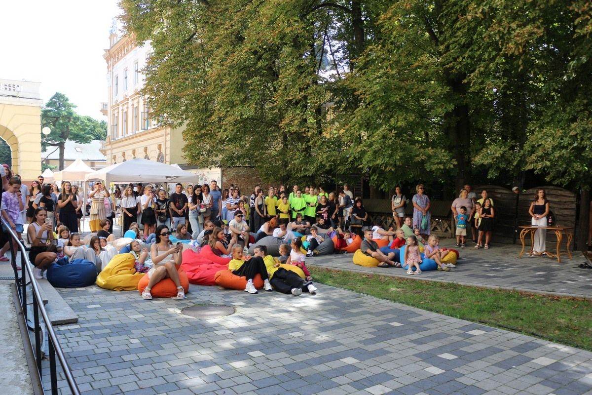 У Коломиї вітали молодь та вручали нагороди 7