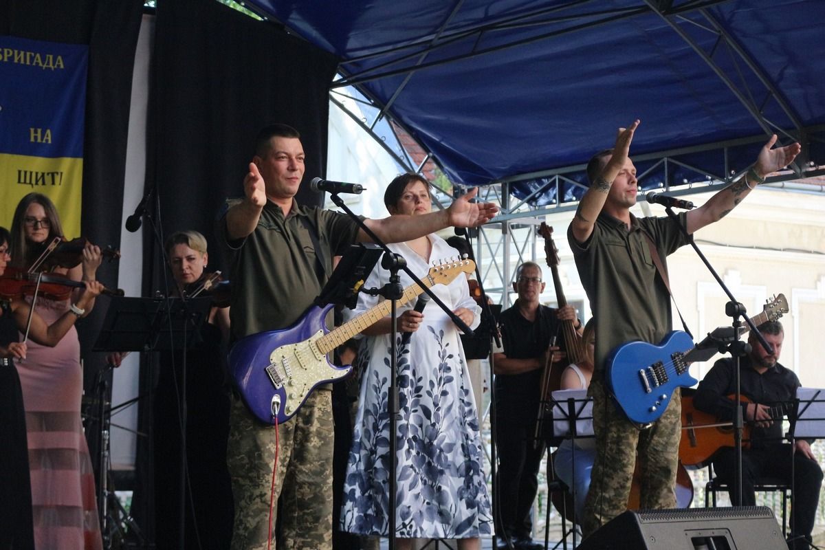 У Коломиї вітали молодь та вручали нагороди 12