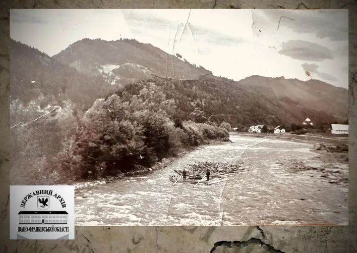 Сплав лісу рікою Черемош. с.Верховина, серпень, 1963 року. Джерело: Державний архів Івано-Франківської області