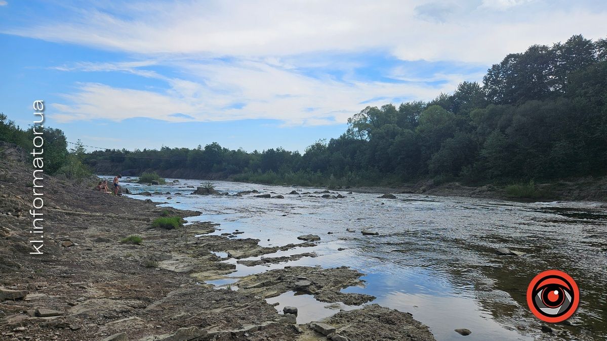 Відпочинок поруч: водоспад Крутіж у Ланчині 11