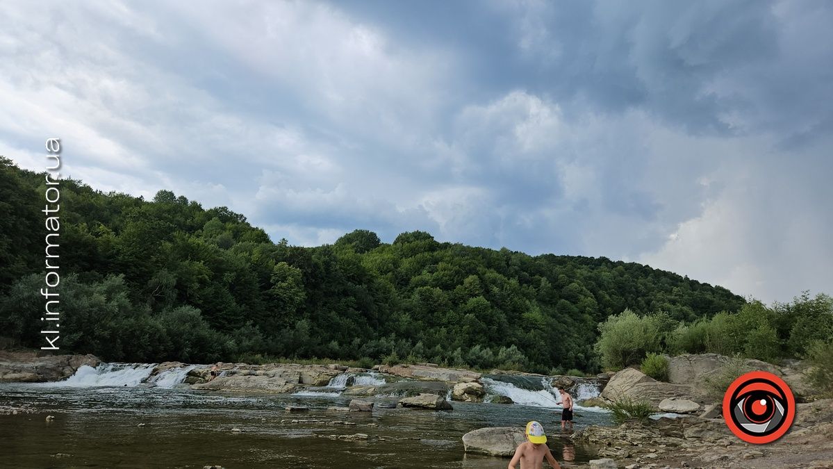 Відпочинок поруч: водоспад Крутіж у Ланчині 9