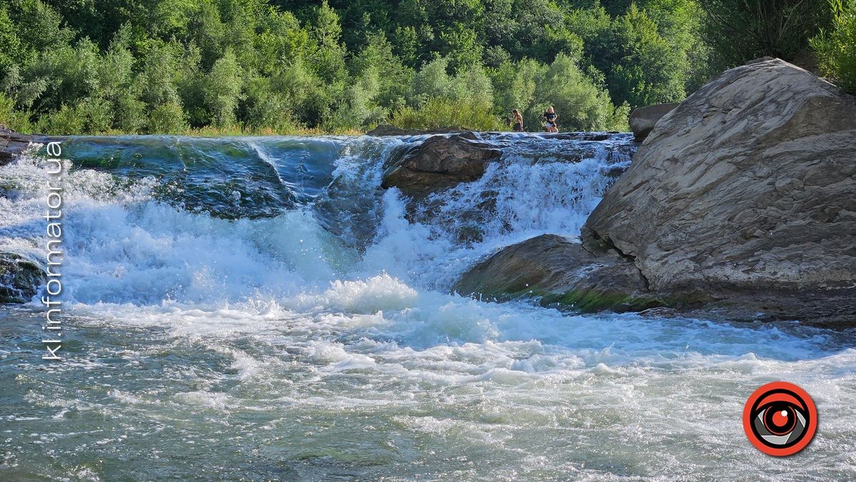 Відпочинок поруч: водоспад Крутіж у Ланчині 5