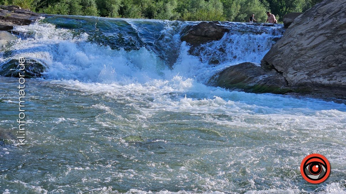 Відпочинок поруч: водоспад Крутіж у Ланчині 6