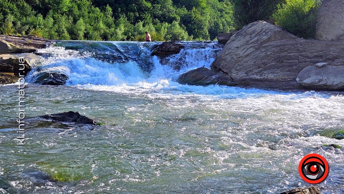 Відпочинок поруч: водоспад Крутіж у Ланчині 4