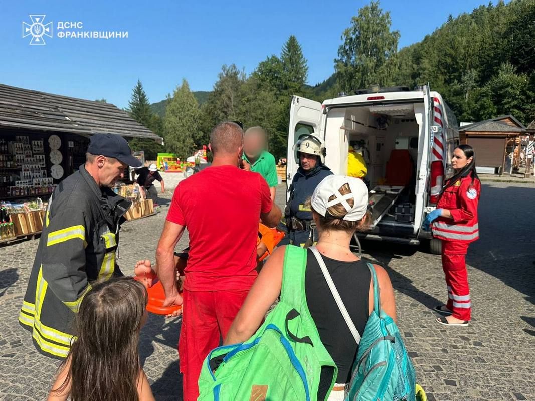Біля водоспаду в Яремче травмувалася дитина: на поміч відправились рятувальники 3