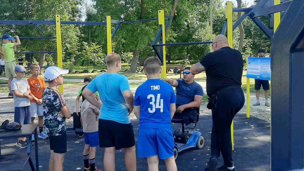 У Коломиї відкрили інклюзивний спортмайданчик