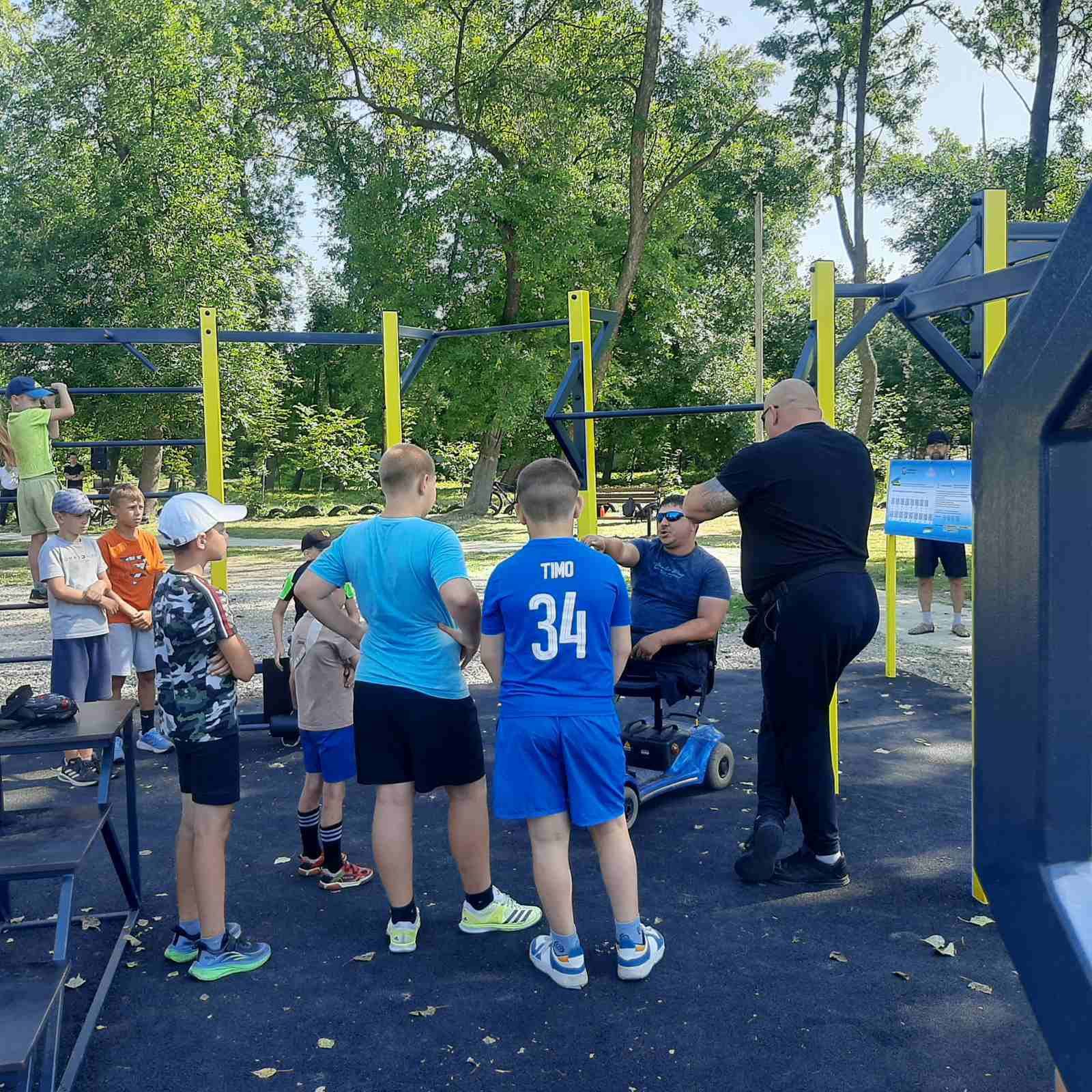 У Коломиї відкрили інклюзивний спортмайданчик 2