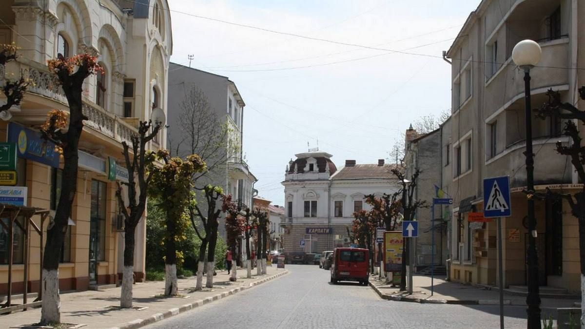 вул. Театральна, м. Коломия, 2016 рік