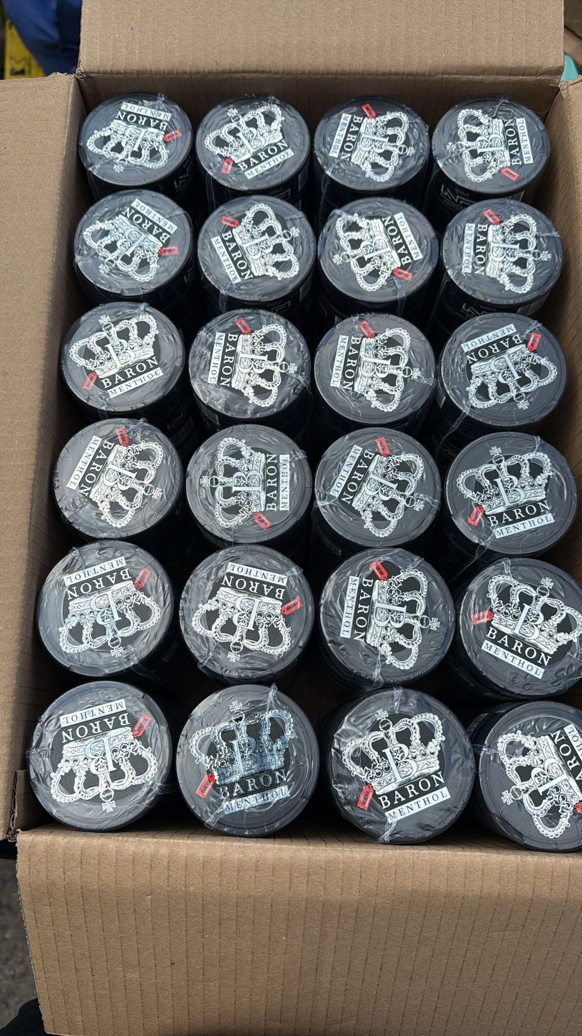 На кордоні з Польщею знайшли понад 7000 нікотинових паучів у мікроавтобусі прикарпатки 1