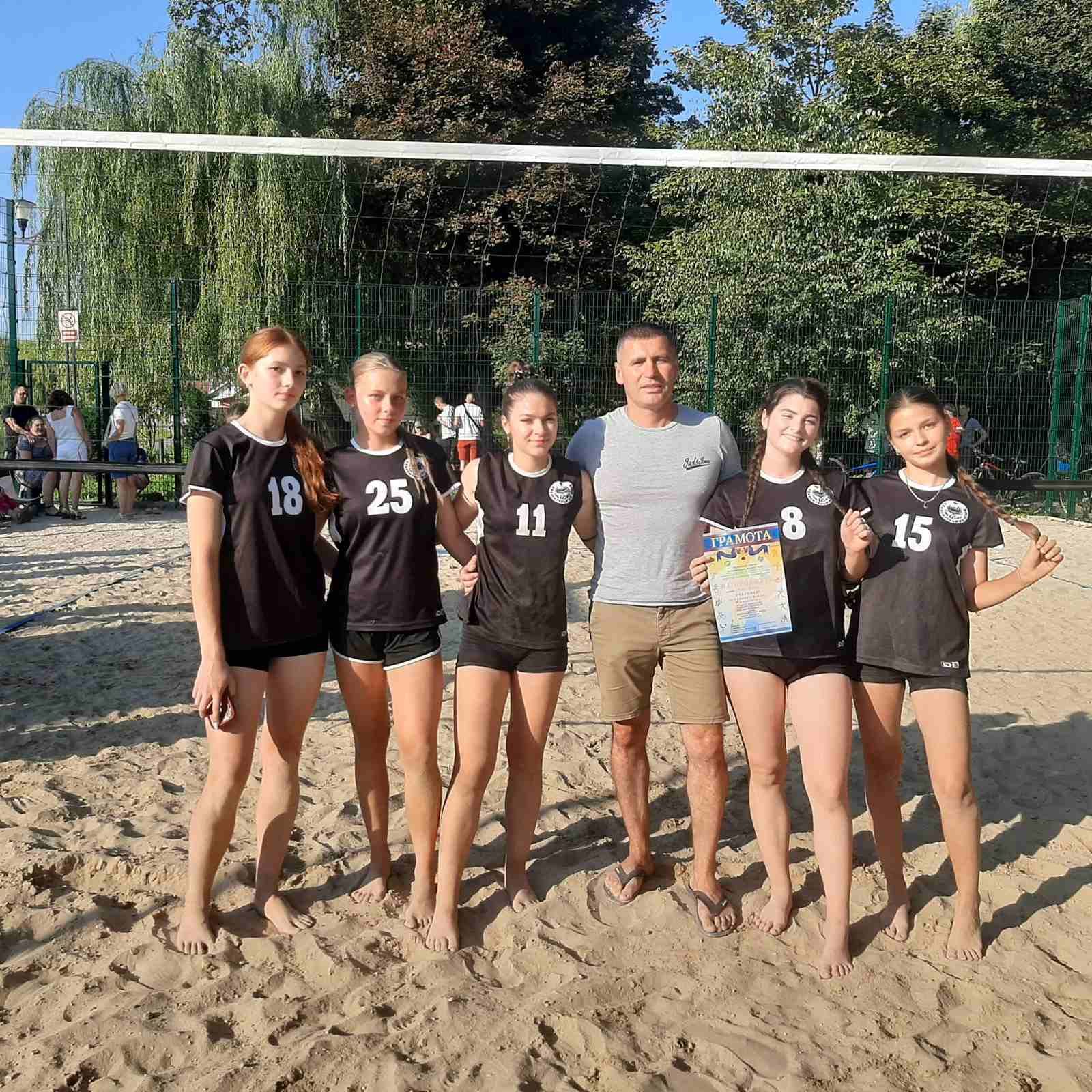 У Коломиї провели фінальні поєдинки турніру з пляжного волейболу 7
