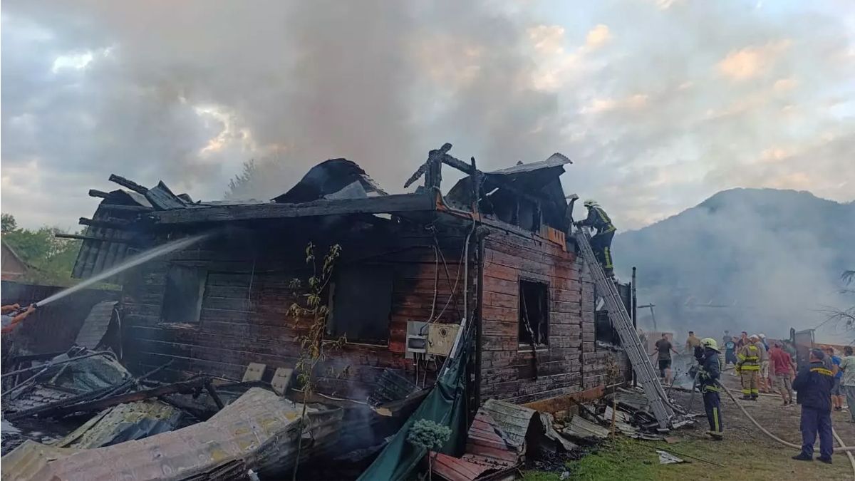 На Косівщині вогонь охопив житловий будинок 1