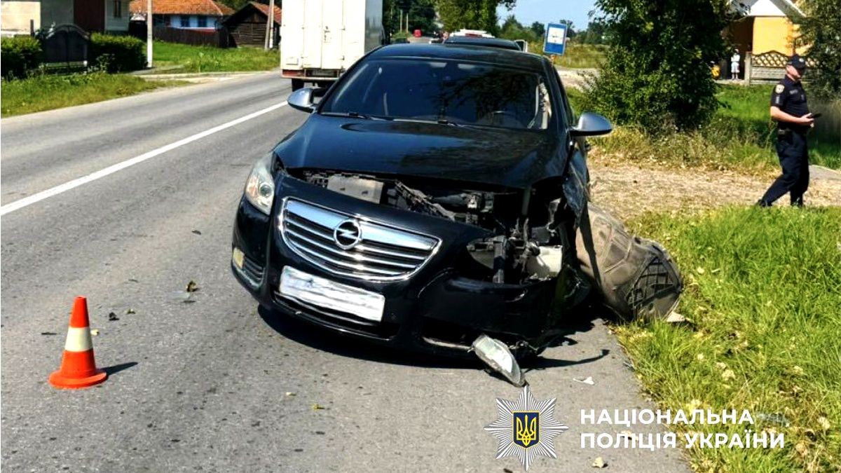У Мишині легковик зіткнувся з мотоциклом: постраждав чоловік