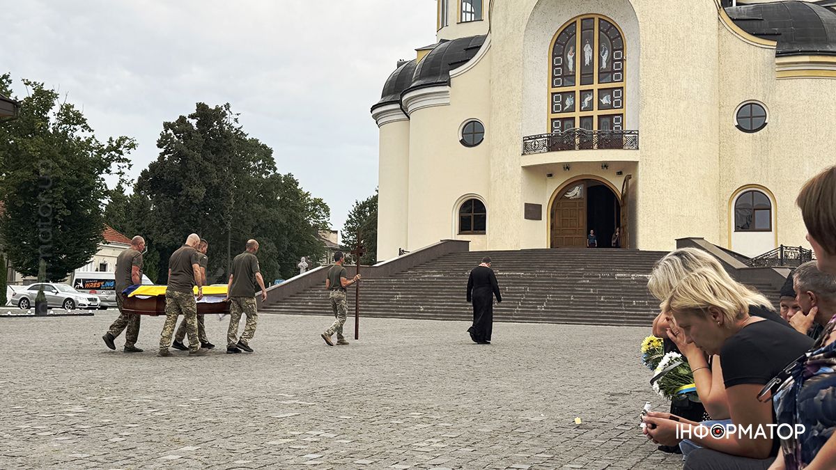 до дня незалежності україни