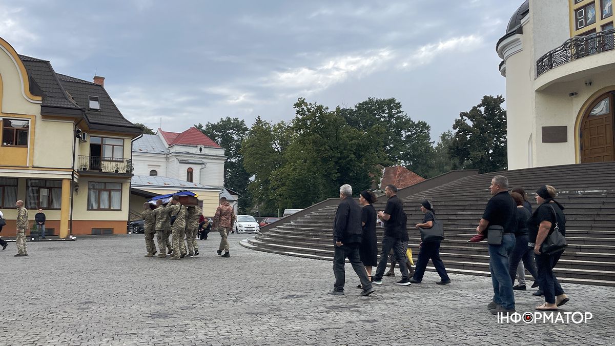 Коломия провела в останню дорогу полеглого Героя Михайла Зеленецького 17