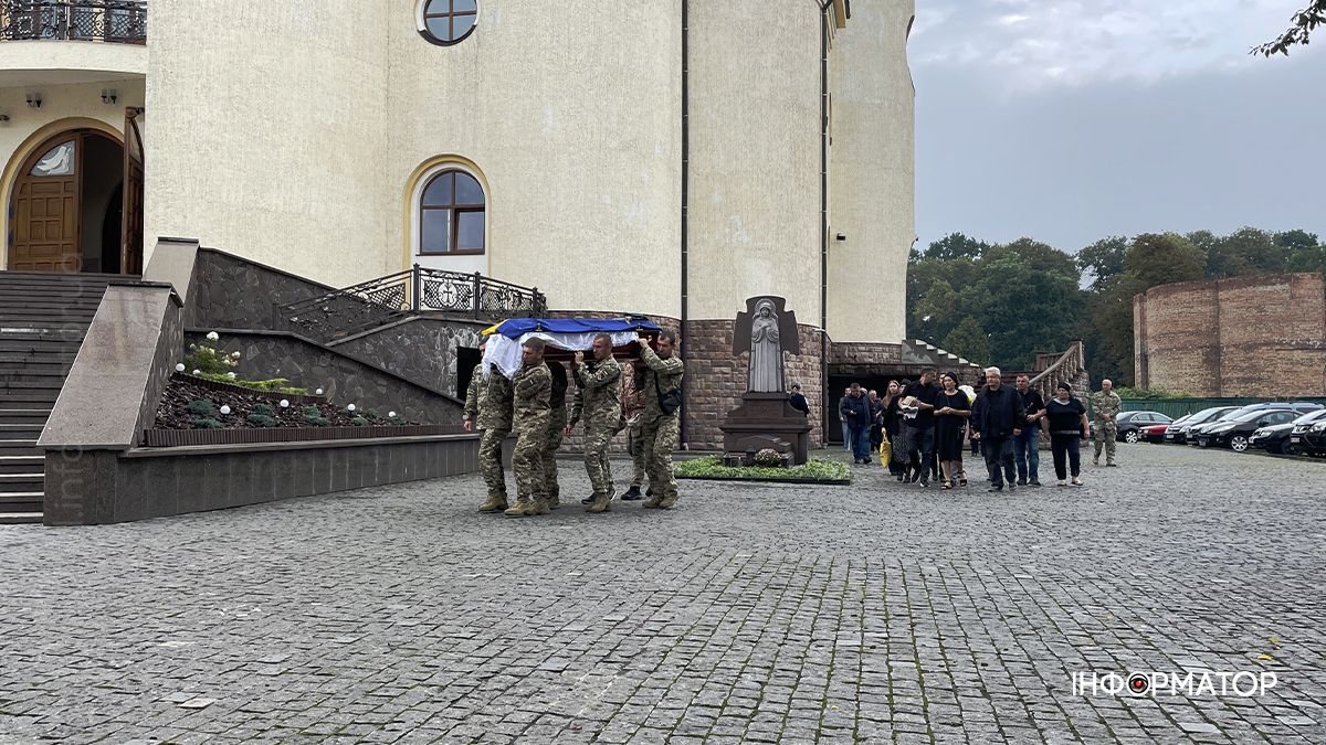 Коломия провела в останню дорогу полеглого Героя Михайла Зеленецького 20