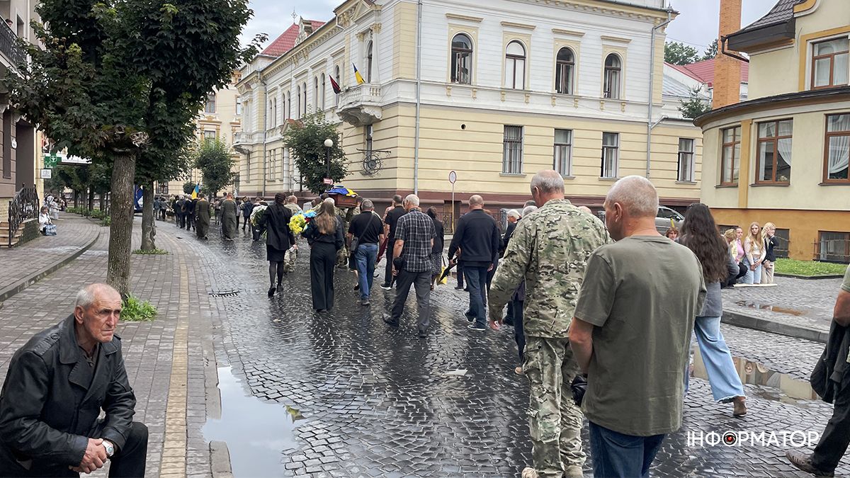Коломия провела в останню дорогу полеглого Героя Михайла Зеленецького 18