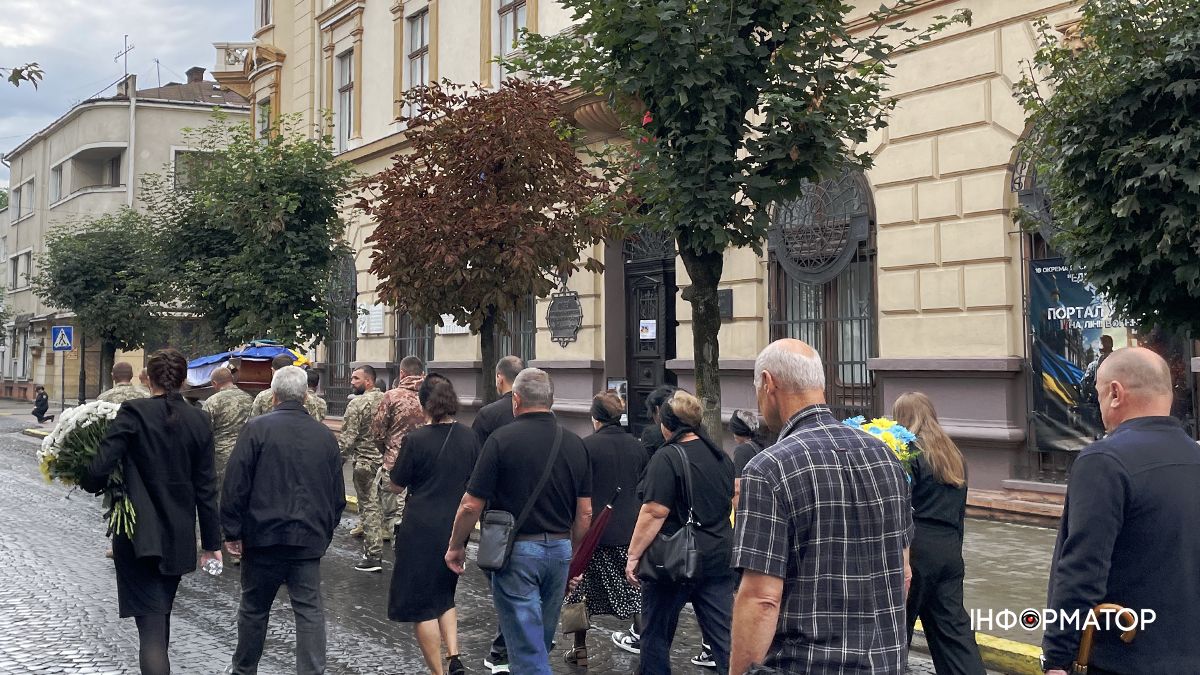 Коломия провела в останню дорогу полеглого Героя Михайла Зеленецького 19