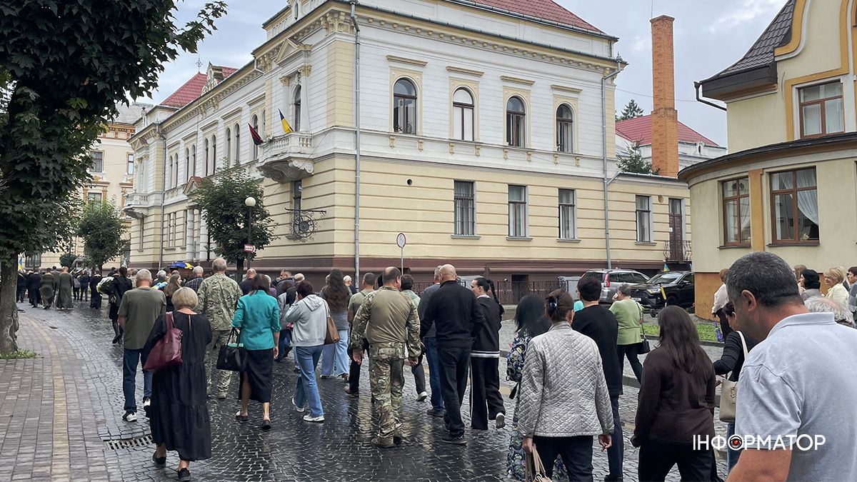 Коломия провела в останню дорогу полеглого Героя Михайла Зеленецького 22