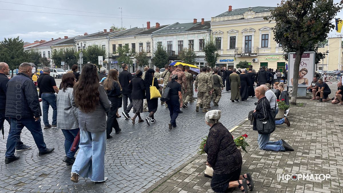 Коломия провела в останню дорогу полеглого Героя Михайла Зеленецького 4