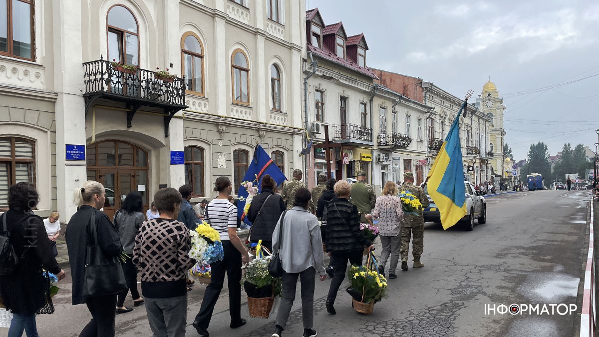 Коломия провела в останню дорогу полеглого Героя Михайла Зеленецького 8