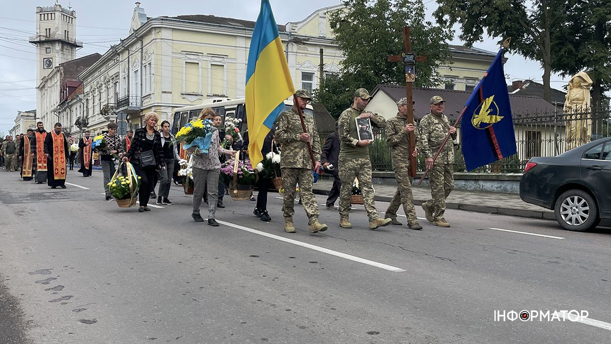 Коломия провела в останню дорогу полеглого Героя Михайла Зеленецького 9