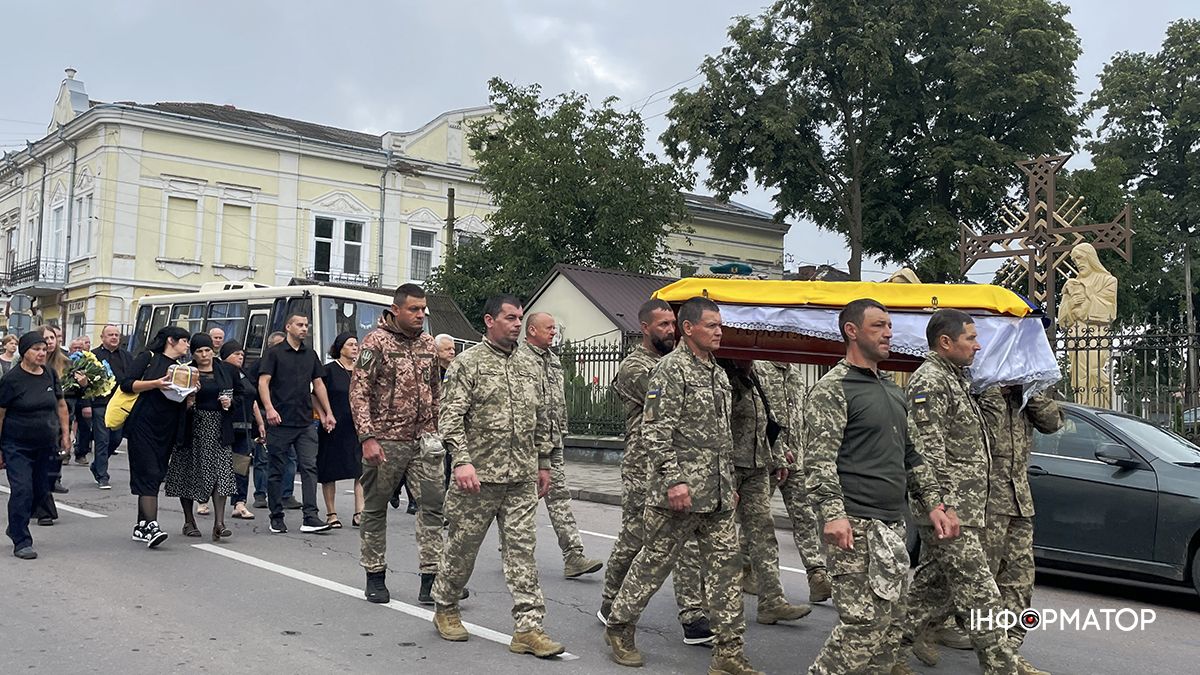 Коломия провела в останню дорогу полеглого Героя Михайла Зеленецького 10