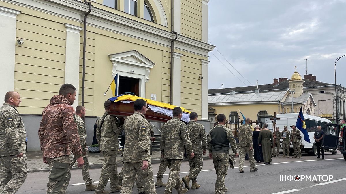Коломия провела в останню дорогу полеглого Героя Михайла Зеленецького 13